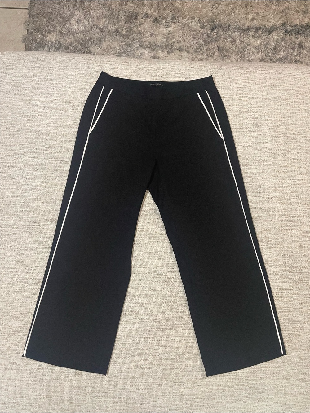 Banana Republic Blake Ankle Cropped Black Pants White Trim Size 4